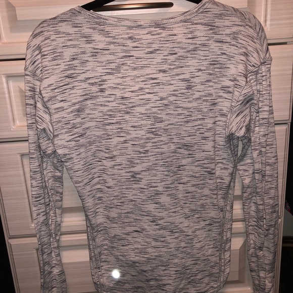Lululemon long sleeve - Picture 2 of 4